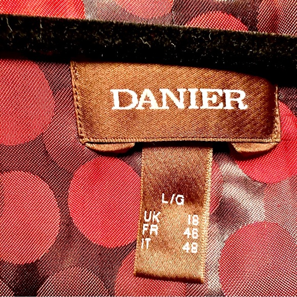 Danier Genuine Lambskin Soft Leather Jacket in vibrant red Size Large - Picture 11 of 16